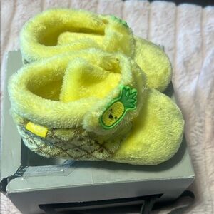 UGG Yellow Pineapple Kids Slippers size 4/5